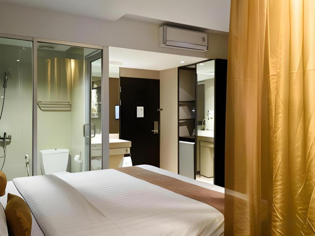Gajahmada Avara Boutique Hotel Pontianak Extérieur photo
