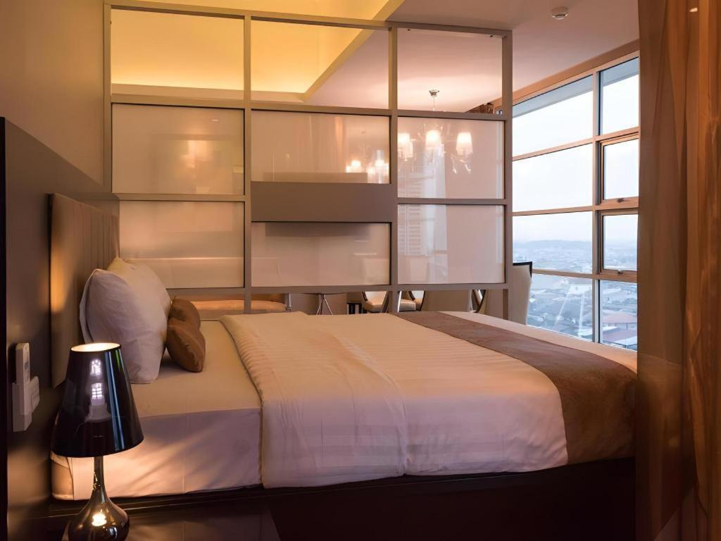 Gajahmada Avara Boutique Hotel Pontianak Extérieur photo