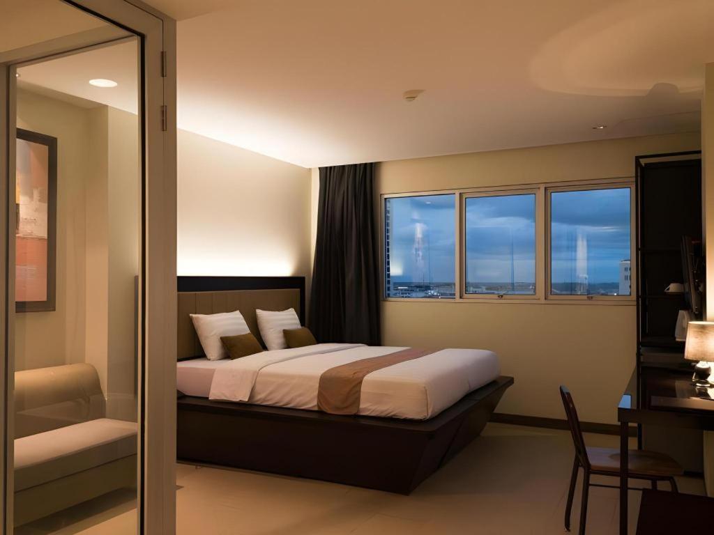 Gajahmada Avara Boutique Hotel Pontianak Extérieur photo