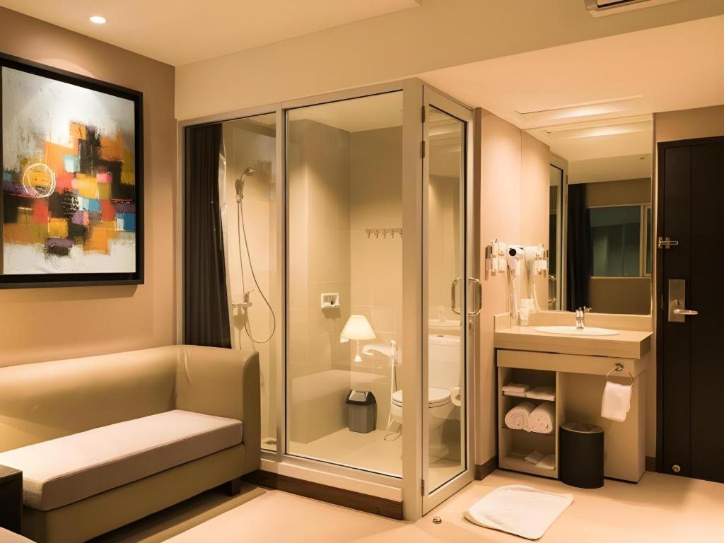 Gajahmada Avara Boutique Hotel Pontianak Extérieur photo