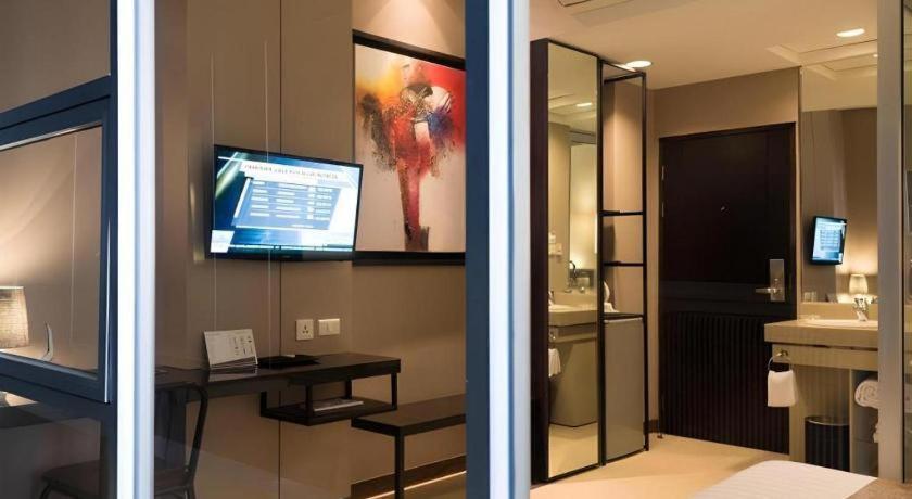 Gajahmada Avara Boutique Hotel Pontianak Extérieur photo